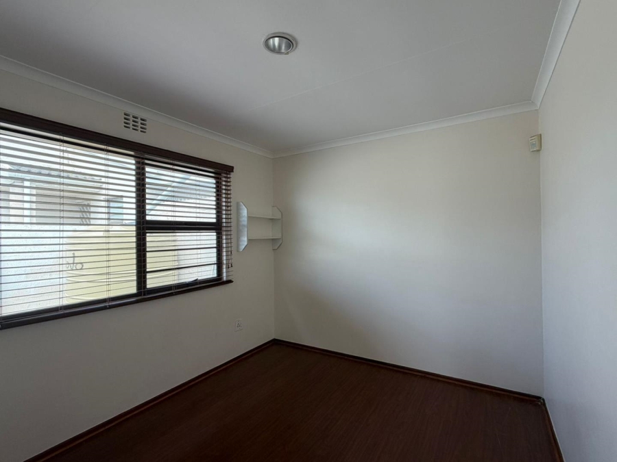 To Let 2 Bedroom Property for Rent in Overbaakens Eastern Cape